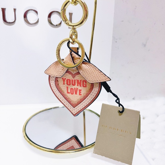 Authentic Burberry Young Love Leather Heart Bag Charm / Keychain - Picture 4 of 11